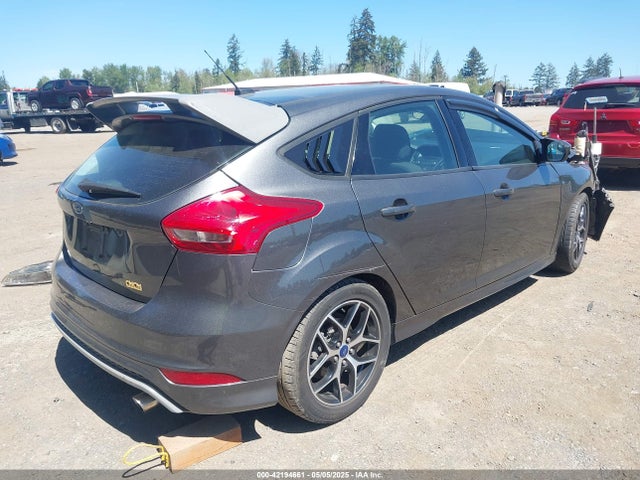 1FADP3K27GL374603 Ford FOCUS SE