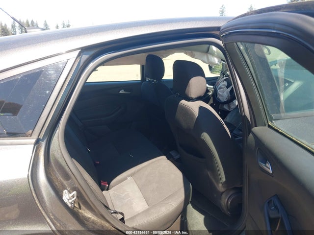 1FADP3K27GL374603 Ford FOCUS SE