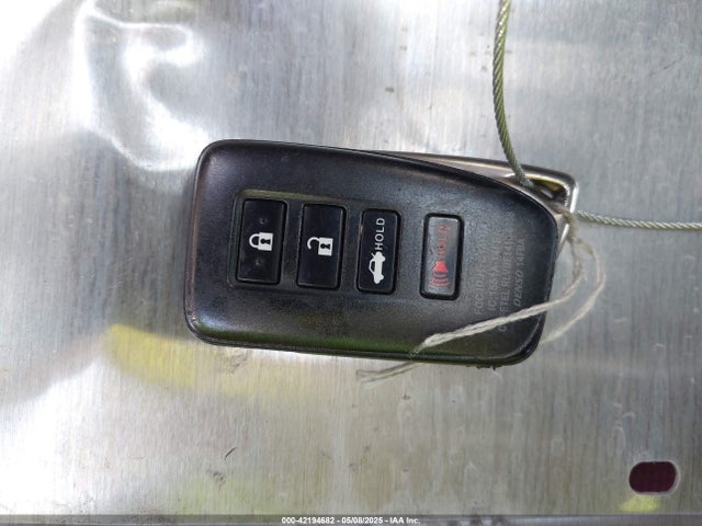 JTHBA1D2XH5048870 Lexus IS 200T