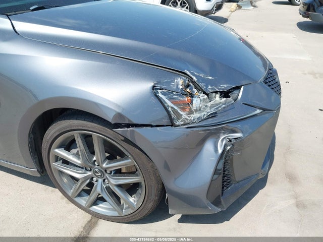 JTHBA1D2XH5048870 Lexus IS 200T