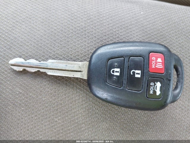 2T1BURHE0GC537694 Toyota COROLLA LE