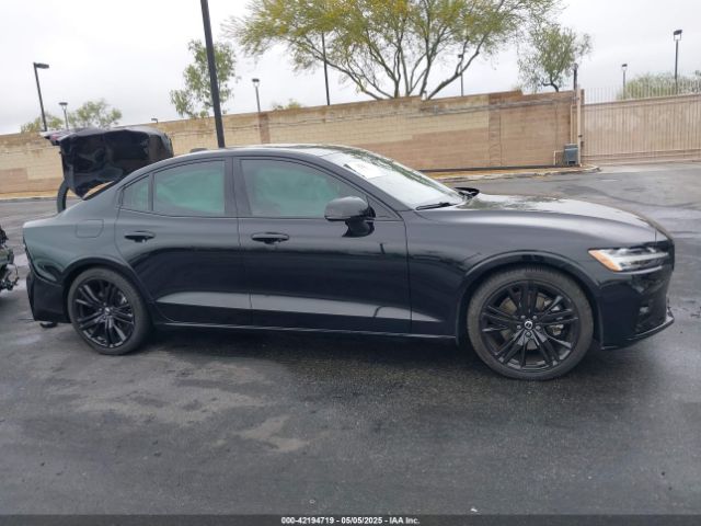 7JRL12FT3PG227211 Volvo S60 B5 Plus Black Edition