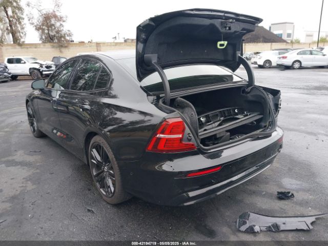 7JRL12FT3PG227211 Volvo S60 B5 Plus Black Edition