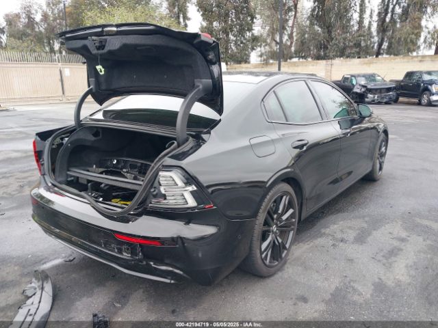 7JRL12FT3PG227211 Volvo S60 B5 Plus Black Edition