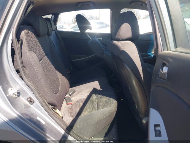 KMHCT5AE8HU363240 Hyundai ACCENT SE