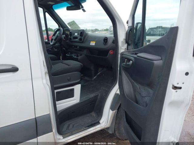W1Y40BHY4MT064355 Mercedes-Benz Sprinter 2500 Standard Roof I4