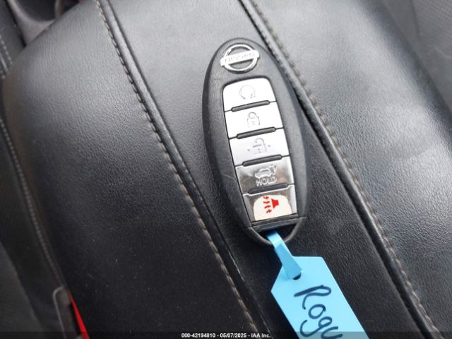 5N1AT2MV1HC801443 Nissan Rogue Sl