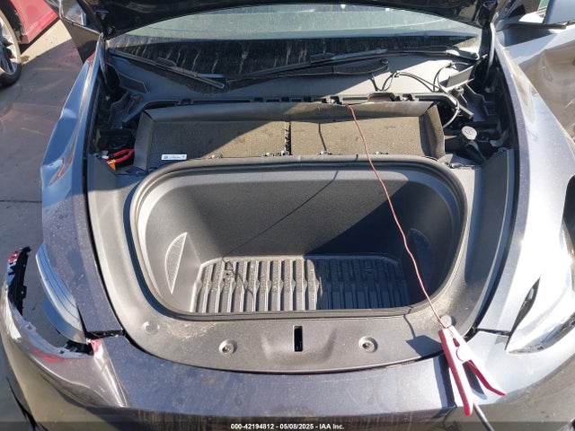 2025 TESLA MODEL Y 7SAYGDEDXSF304056 Photo 9
