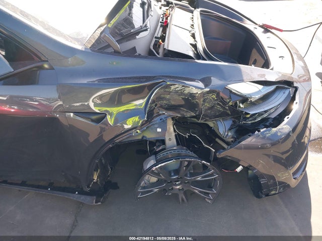2025 TESLA MODEL Y 7SAYGDEDXSF304056 Photo 5