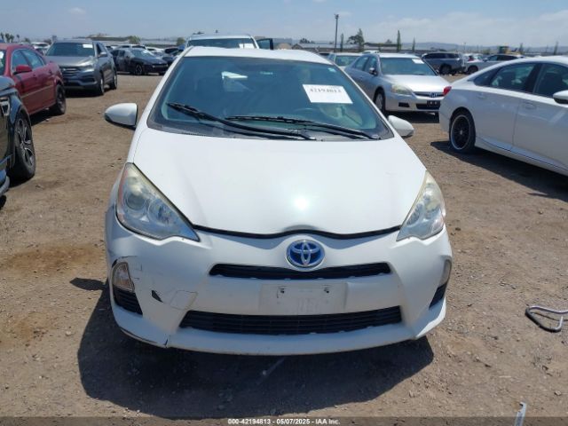 JTDKDTB38E1560629 Toyota Prius C One