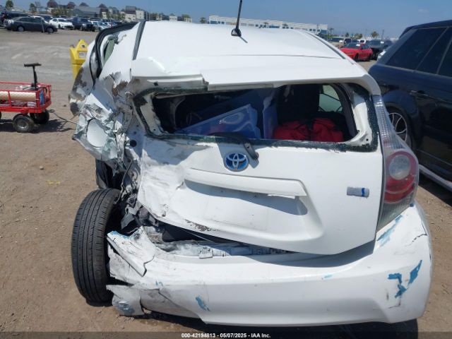 JTDKDTB38E1560629 Toyota Prius C One