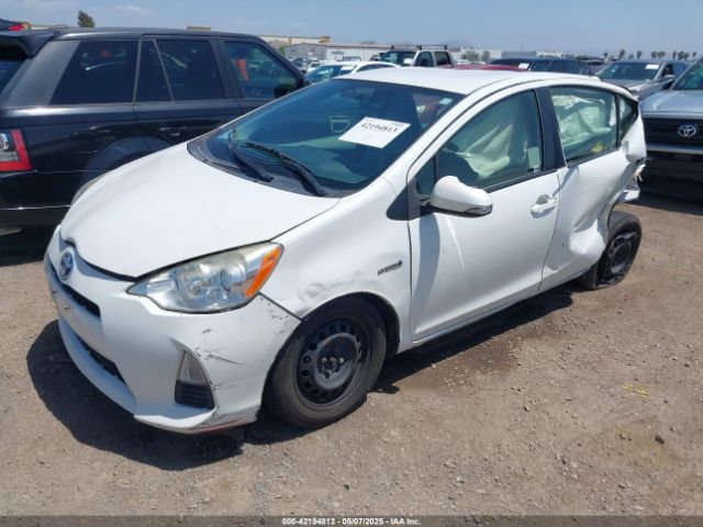 JTDKDTB38E1560629 Toyota Prius C One