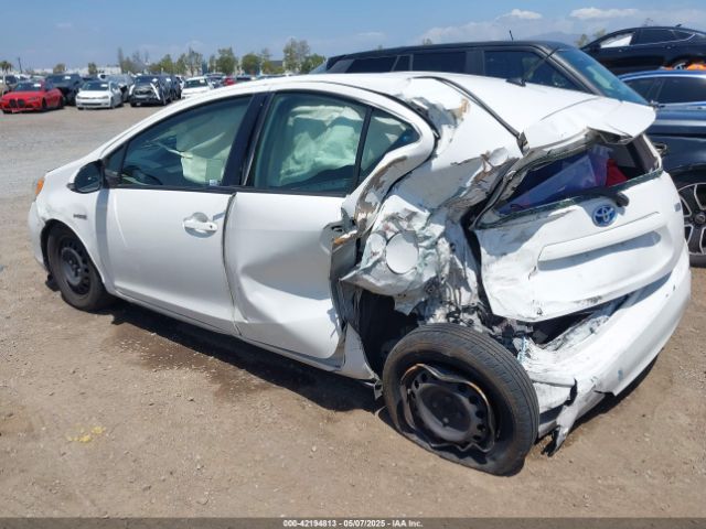 JTDKDTB38E1560629 Toyota Prius C One