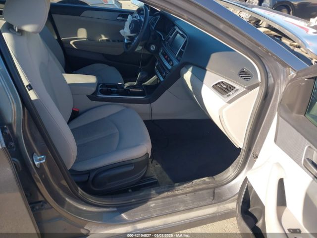 2019 HYUNDAI SONATA 5NPE24AF8KH810752 Photo 4