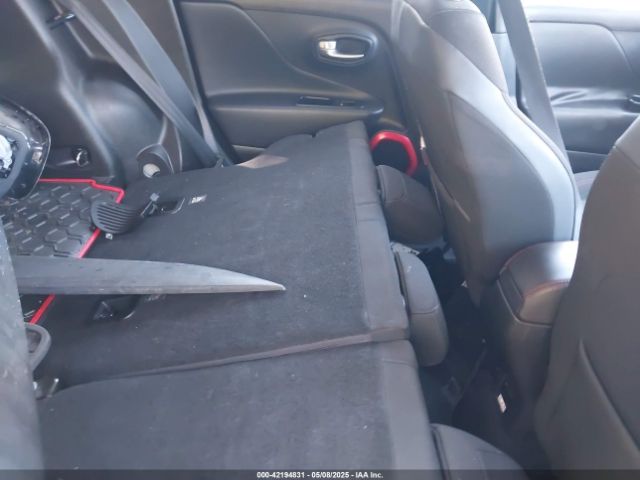 ZACCJBCTXGPD85759 Jeep Renegade Trailhawk
