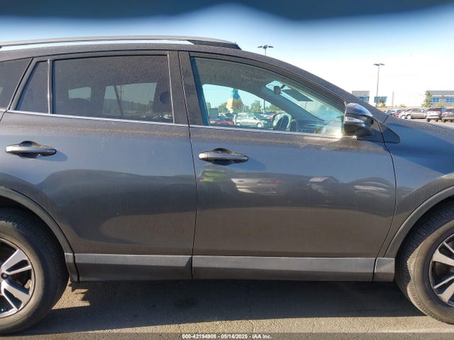 2T3WFREV2HW349394 Toyota Rav4 Xle