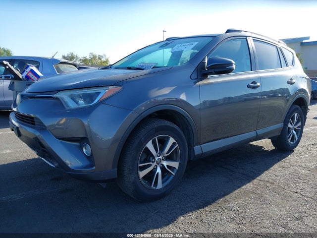 2T3WFREV2HW349394 Toyota Rav4 Xle