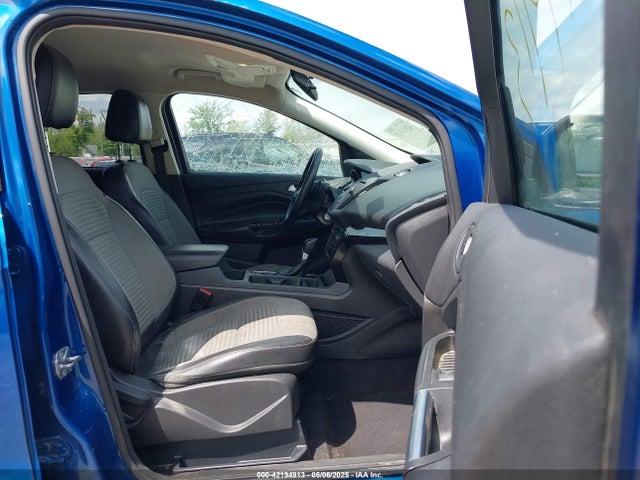 1FMCU0GDXHUD57325 Ford ESCAPE SE