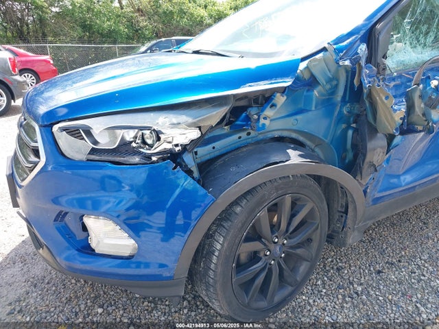 1FMCU0GDXHUD57325 Ford ESCAPE SE