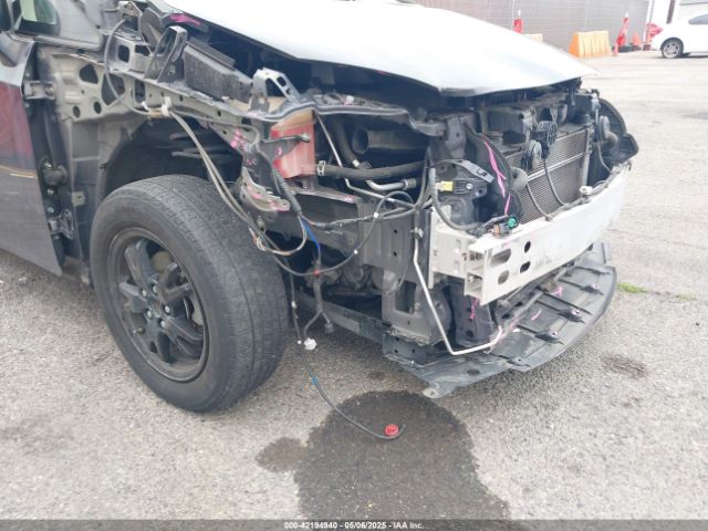 JTDKN3DU4F1997127 Toyota Prius Four