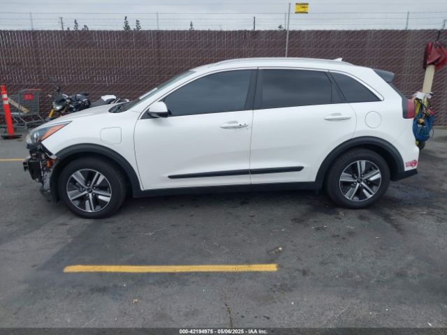 KNDCM3LD6L5403988 KIA Niro Plug-in Hybrid Lxs