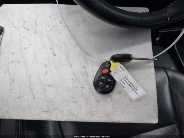 5TDXZ3DC0JS949511 Toyota Sienna Se 8 Passenger