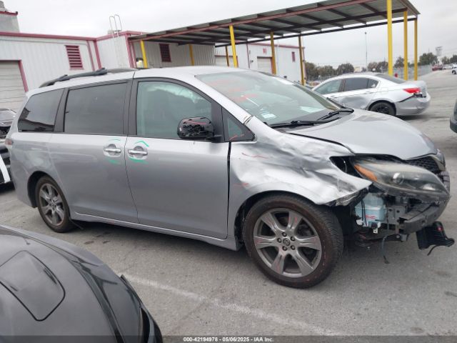 5TDXZ3DC0JS949511 Toyota Sienna Se 8 Passenger