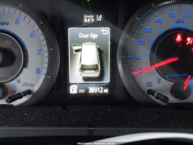 5TDXZ3DC0JS949511 Toyota Sienna Se 8 Passenger