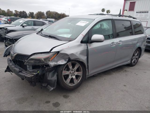 5TDXZ3DC0JS949511 Toyota Sienna Se 8 Passenger