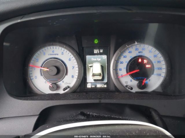 5TDXZ3DC0JS949511 Toyota Sienna Se 8 Passenger