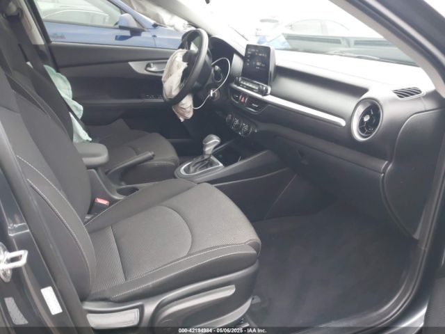 3KPF24AD7PE563187 KIA Forte Lxs