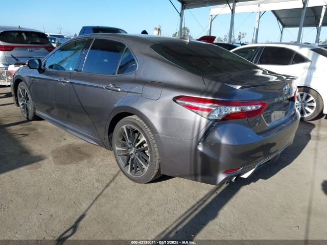 2019 TOYOTA CAMRY 4T1B61HKXKU828907 Photo 2