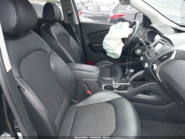 KM8JU3AG4FU112903 Hyundai TUCSON SE