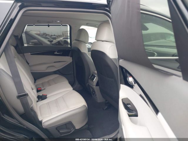 5XYPK4A58HG322661 KIA Sorento 3.3l Sx