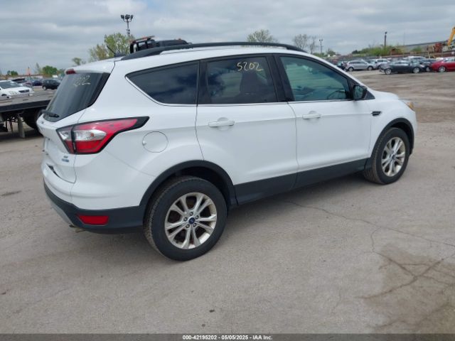1FMCU9GDXJUC99453 Ford ESCAPE SE