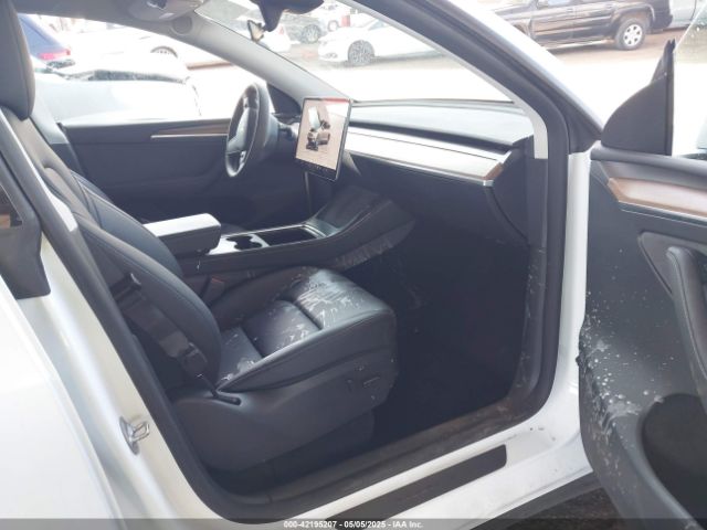 2024 TESLA MODEL Y 7SAYGDED6RF056253 Photo 4