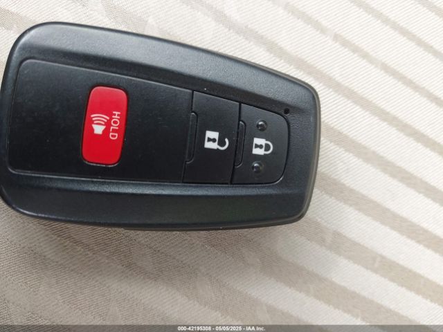 JTDKARFU8G3018145 Toyota Prius Three