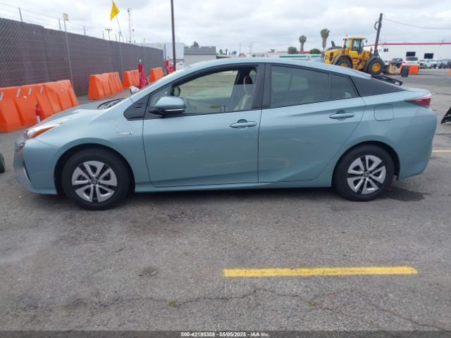 JTDKARFU8G3018145 Toyota Prius Three