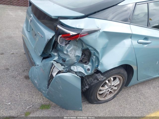 JTDKARFU8G3018145 Toyota Prius Three