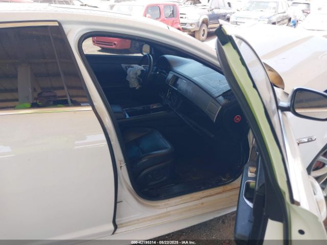 2012 JAGUAR XF SAJWA0HB8CLS43623 Photo 4