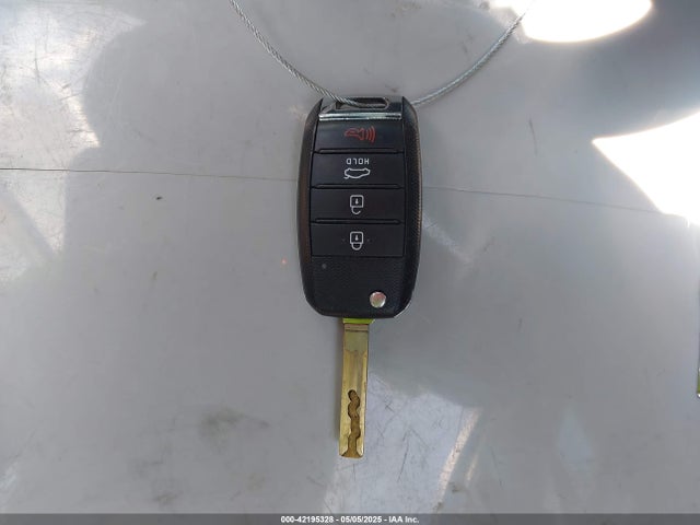 KNAGT4L39G5072778 KIA Optima Lx