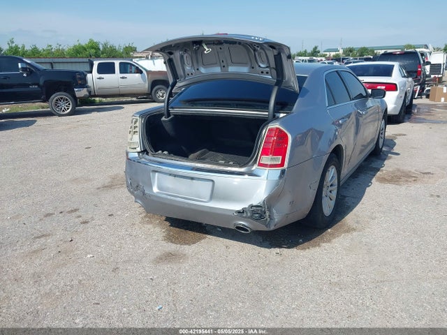 Chrysler 300 2014 2C3CCAAG8EH161922 Image 4