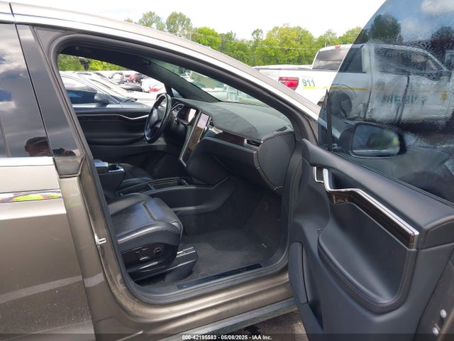 2016 TESLA MODEL X 5YJXCAE26GF008007 Photo 4