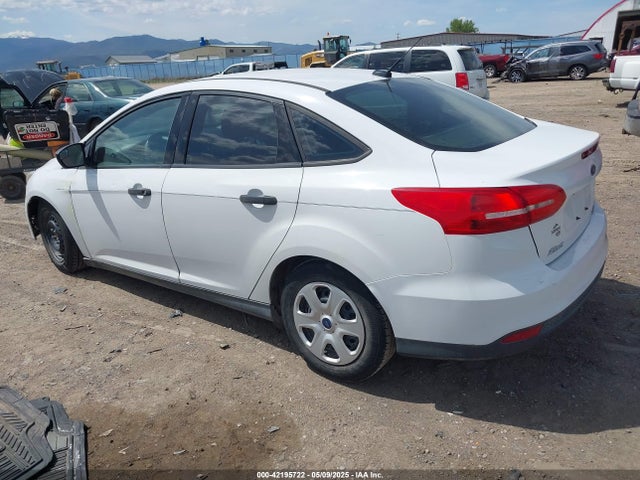 Ford 2016 2016 1FADP3E28GL369809 Image 3