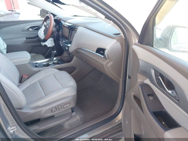 1GNEVHKW6KJ209643 Chevrolet Traverse 3lt