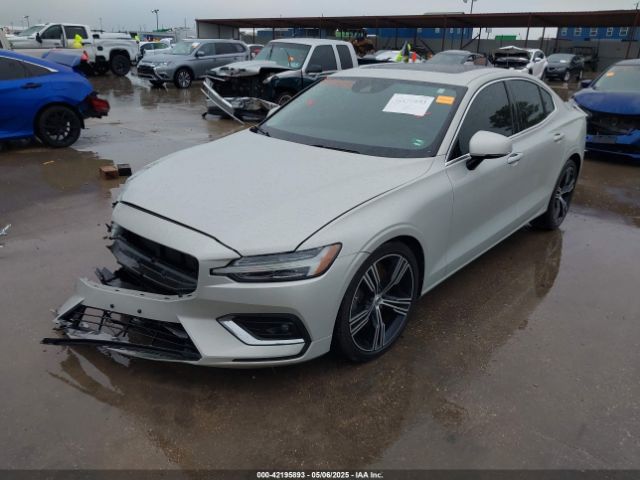 2019 VOLVO S60 7JRA22TL7KG003425 Photo 1