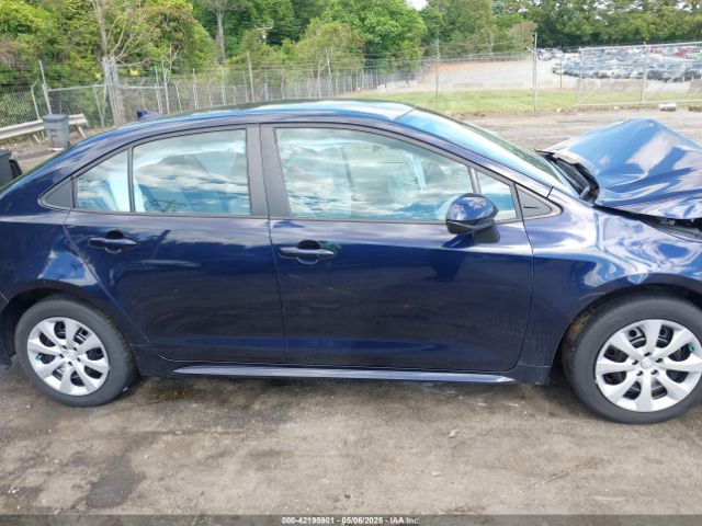 5YFEPMAE3NP356037 Toyota COROLLA LE