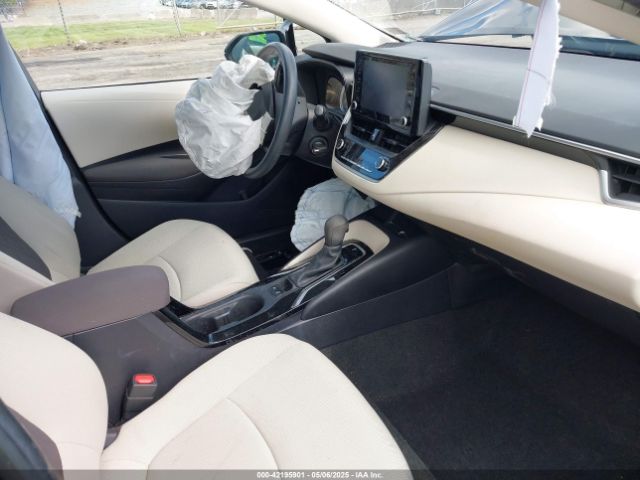 5YFEPMAE3NP356037 Toyota COROLLA LE