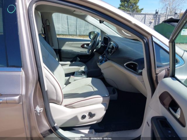 2C4RC1GG1HR572848 Chrysler Pacifica Limited