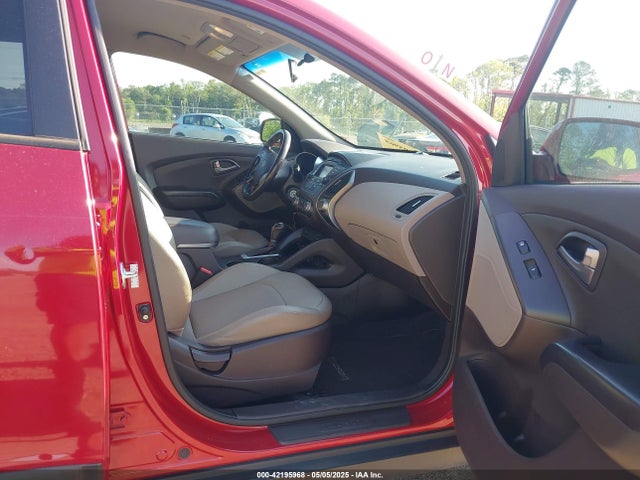 KM8JU3AG9FU106997 Hyundai TUCSON SE